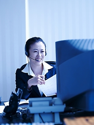 포토 JPG 스튜디오촬영 여자 회사 비즈니스 실내 한명 미소 웃음 사람 동양인 정장 상반신 20대 성인 사무실 펜 볼펜 모니터 헤드셋 한국인 키보드 업무 직장인 비즈니스우먼 작업실 상담원 상담 텔레마케팅 안내원 여자만 여자한명만 성인여자만 청년만 청년여자만 성인한명만 청년여자한명만 성인여자한명만 성인만 국내포토 직업 1 옷 음향기기 표정 인종 청년 내부 컴퓨터 필기구 헤드폰 작업 사무원 서비스업 파일형식