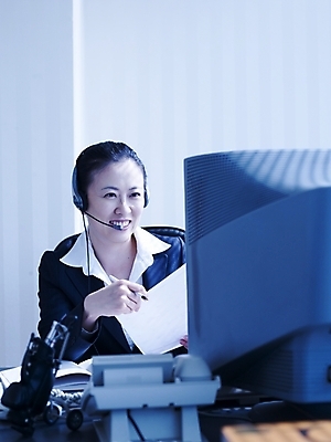 포토 JPG 스튜디오촬영 여자 회사 비즈니스 실내 한명 미소 웃음 사람 동양인 정장 상반신 20대 성인 사무실 펜 볼펜 모니터 헤드셋 한국인 키보드 업무 직장인 비즈니스우먼 작업실 상담원 상담 텔레마케팅 안내원 여자만 여자한명만 성인여자만 청년만 청년여자만 성인한명만 청년여자한명만 성인여자한명만 성인만 국내포토 직업 1 옷 음향기기 표정 인종 청년 내부 컴퓨터 필기구 헤드폰 작업 사무원 서비스업 파일형식