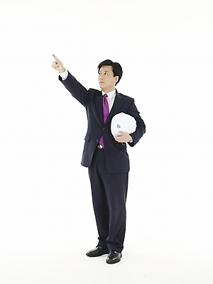 포토 JPG 스튜디오촬영 남자 산업 40대 중년 비즈니스 손가락 실내 한명 누끼 사람 동양인 정장 상반신 성인 보라색 한국인 가리킴 직장인 비즈니스맨 안전모 남자만 남자한명만 성인남자만 성인한명만 성인남자한명만 중년만 중년남자만 중년남자한명만 성인만 국내포토 직업 1 손 옷 컬러 인종 손짓 내부 헬멧 안전장비 파일형식