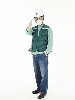 포토 JPG 스튜디오촬영 전신 남자 건축 산업 40대 중년 노동자 고글 건설업 실내 마스크 한명 누끼 사람 동양인 성인 한국인 엄지손가락 청바지 조끼 기술자 안전모 따봉 방진마스크 남자만 남자한명만 성인남자만 성인한명만 성인남자한명만 중년만 중년남자만 중년남자한명만 성인만 국내포토 직업 1 바지 손가락 인종 내부 외투 최고 헬멧 안전장비 파일형식