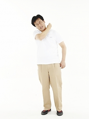 포토 JPG 스튜디오촬영 남자 40대 중년 스트레스 실내 피곤 한명 누끼 사람 동양인 성인 고통 한국인 질병 어깨 어깨통증 오십견 남자만 남자한명만 성인남자만 성인한명만 성인남자한명만 중년만 중년남자만 중년남자한명만 성인만 국내포토 1 감정 컨셉 의학 인종 내부 신체부위 파일형식