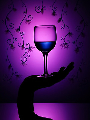 PSD 편집이미지 문양 식기 손 꽃 실루엣 음료 생활용품 백그라운드 무늬 꽃무늬 패턴 와인잔 잔 사람없음 신체부위 빛 장미 디지털합성 이미지편집 식물 술잔 촬영기법 사람 오브젝트 파일형식