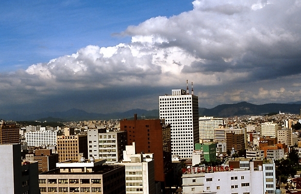 포토 JPG 주간 구름 건축물 건축 하늘 서울 한국 풍경 빌딩 사람없음 야외 건물 도시 상업시설 국내포토 자연요소 아시아 시설 상업 파일형식