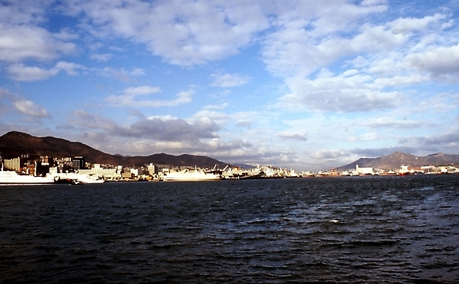 포토 JPG 주간 구름 바다 하늘 풍경 빌딩 사람없음 야외 건물 도시 부산대교 상업시설 국내포토 자연요소 건축물 다리_건축물 시설 상업 부산 파일형식