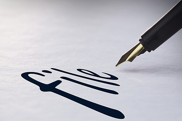 포토 JPG 해외이미지 종이 비즈니스 텍스트 사람없음 단어 컴퓨터 만년필 기록 파일 페이지 유행어 해외202004 해외포토 문자 전자제품 펜 유행 파일형식