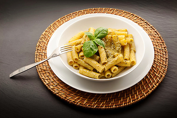 포토 JPG 해외이미지 전통 접시 음식 백그라운드 컨셉 다이어트 토마토 파스타 스파게티 사람없음 주방 저녁식사 이탈리아 면 맛 지중해 레시피 바질 점심식사 마카로니 오리지널 페스토 해외202004 해외포토 식기 유럽 바다 채소 서양음식 건강 식사 소스_음식 파스타면 파일형식