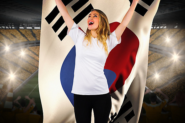 포토 JPG 해외이미지 백인 여자 행복 스포츠 응원 한명 사람 이벤트 20대 빨간색 초록색 경기장 외침 기쁨 에너지 흰색 우승 국기 군중 흥분 애국심 필승 해외202004 해외포토 서양인 1 감정 컬러 스포츠시설 청년 소리 최고 파일형식