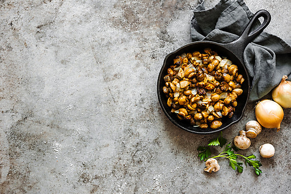 포토 JPG 해외이미지 음식 백그라운드 채소 재료 자연 탁자 양파 건강 요리 사람없음 목재 주방 버섯 튀김 흰색 시골 신선 플랫 맛 정상 굽기 유기농 날것 위치 레시피 내추럴 곰팡이 생식 식용 채식주의자 해외202004 해외포토 나무 웰빙 컬러 가구 컨셉 구이 생태계 채식 파일형식