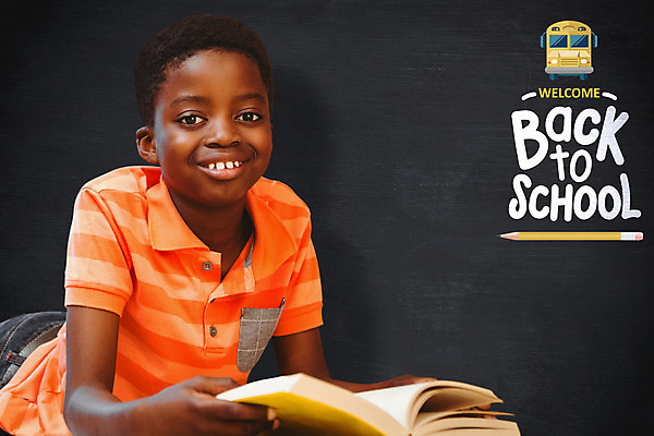 포토 JPG 해외이미지 학생 교육 남자 행복 어린이 학교 휴식 바닥 초등학교 한명 소년 책 학습 스터디 독서 칠판 도서관 교과서 거짓말 소년한명만 해외202004 해외포토 1 감정 컨셉 교재 사람 남자한명만 소년만 파일형식