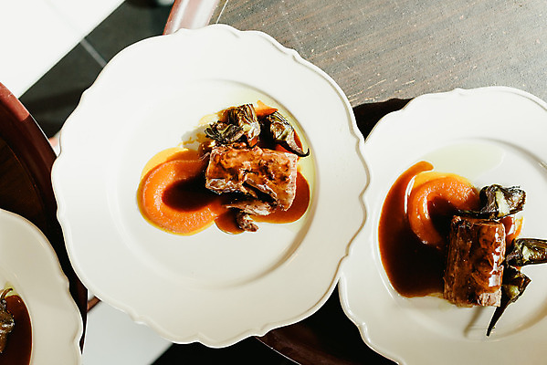 포토 JPG 해외이미지 그릇 식기 접시 손 음식 채소 탁자 쟁반 따뜻함 육류 어류 요리 이벤트 성인 사람없음 가로 세트 파티 금속 요식업 식당 식사 저녁식사 여러개 장비 흰색 축하 뜨거움 선택 은색 난방기 자르기 먹기 웨이터 서비스 준비 서빙 점심식사 뷔페 철강 많음 맛있는 해외202004 해외포토 직업 산업 컬러 가구 다수 컨셉 식재료 모션 재질 사람 신체부위 상점 수중동물 난방용품 파일형식