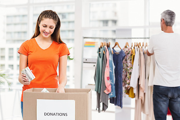 포토 JPG 해외이미지 백인 직업 옷 여자 남자 행복 비즈니스 실내 20대 성인 두명 30대 상자 봉사 도움 직장인 비즈니스맨 비즈니스우먼 복지 동료 기부 돌봄 참여 자선단체 해외202004 해외포토 서양인 감정 컨셉 관계 모션 사람 청년 내부 장년 그룹 사회이슈 자선 파일형식