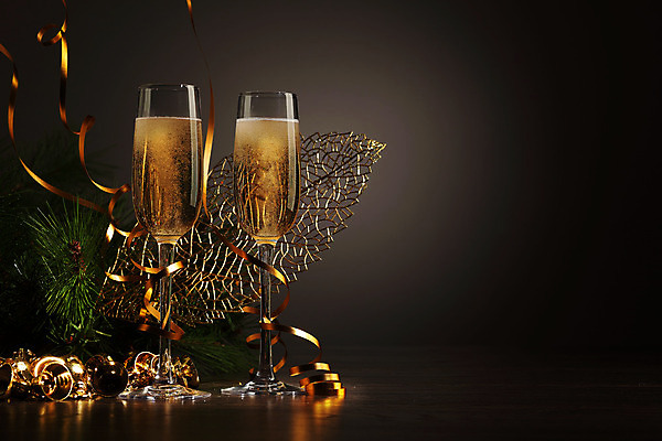 포토 JPG 해외이미지 디자인 기념일 행복 리본 음료 백그라운드 크리스마스 겨울 검은배경 새로움 기념 선물 사랑 사람없음 빛 상자 파티 축제 낭만 축하 알코올 샴페인 샴페인잔 해외202004 해외포토 계절 감정 컨셉 술잔 주류 이벤트 검은색 파일형식