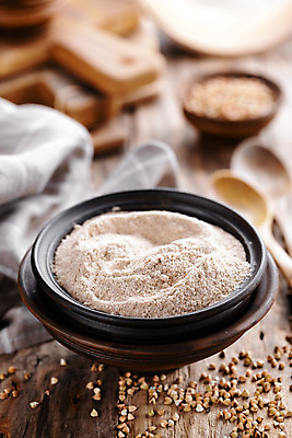 포토 JPG 해외이미지 음식 재료 탁자 건조 요리 사람없음 목재 갈색 주방 숟가락 기구 사발 가루 준비 유기농 날것 반죽 밀가루 해외202004 해외포토 나무 웰빙 컬러 가구 수저 사기그릇 파일형식