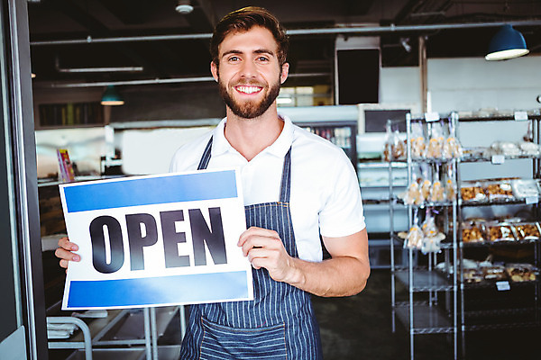 포토 JPG 해외이미지 백인 라이프스타일 남자 행복 커피 음식 비즈니스 청소년 노동자 한명 서기 20대 상점 식당 카페 빵집 잡기 업무 오픈 웨이터 직원 서비스 카페테리아 주인 해외202004 해외포토 서양인 직업 1 감정 음료 모션 사람 청년 생활 작업 파일형식