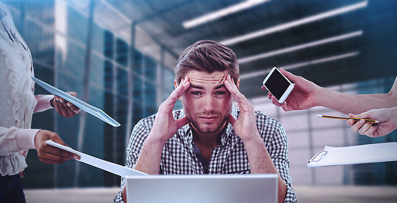 포토 JPG 해외이미지 손 여자 남자 스트레스 들기 상반신 20대 성인 두명 건물 앞모습 옆모습 신체부위 30대 사무실 동료 주기 문서 업무과다 성인만 해외202004 해외포토 건축물 뷰포인트 비즈니스 관계 모션 사람 청년 장년 업무 파일형식