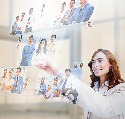 포토 JPG 해외이미지 백인 응시 여자 남자 40대 중년 50대 여러명 상반신 20대 성인 옆모습 30대 사무실 스크린 터치 직장인 비즈니스우먼 선택 직원 채용 터치스크린 홀로그램 해외202004 해외포토 서양인 직업 시선 뷰포인트 다수 컨셉 비즈니스 사람 청년 장년 파일형식