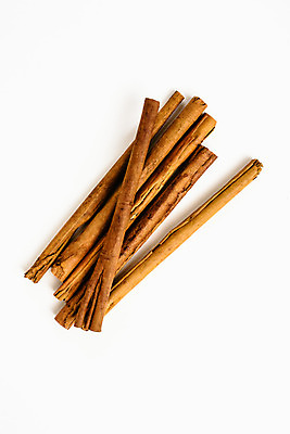 포토 JPG 해외이미지 음료 음식 백그라운드 재료 디저트 건조 요리 사람없음 장식 갈색 주방 흰색 조미료 막대기 달콤 향신료 오브젝트 고립 시나몬 해외202004 해외포토 컬러 맛 향미료 파일형식