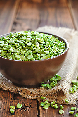 포토 JPG 해외이미지 그릇 실내 사람없음 담기 완두콩 해외202004 해외포토 식기 모션 콩 내부 파일형식