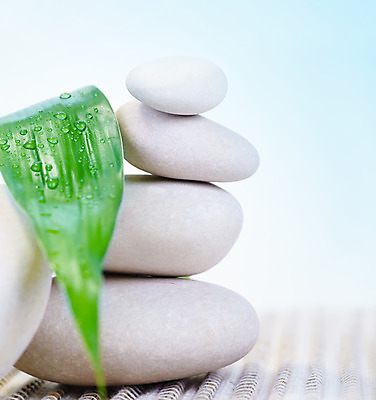 포토 JPG 해외이미지 컨셉 휴식 사람없음 햇빛 쌓기 스파 조약돌 흰색 석탑 오브젝트 테라피 해외202004 해외포토 컬러 모션 태양 뷰티 탑 돌_바위 파일형식