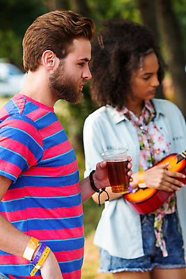 포토 JPG 해외이미지 백인 여자 남자 행복 놀이 맥주 함께함 텐트 20대 성인 야외 두명 햇빛 맑음 봄 우정 캠핑 시골 캠핑장 성인만 해외202004 해외포토 서양인 계절 감정 컨셉 레저 날씨 주류 캠핑도구 사람 청년 친구 태양 파일형식