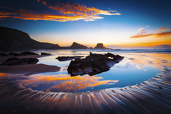 포토 JPG 해외이미지 바다 여행 백그라운드 자연 하늘 풍경 사람없음 야외 빨간색 빛 햇빛 태양 반사 노란색 일출 맑음 일몰 포르투갈 암초 수평선 해외202004 해외포토 자연요소 유럽 컬러 날씨 노을 생태계 파일형식