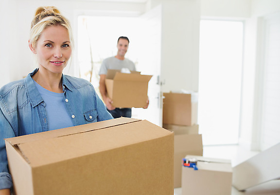 포토 JPG 해외이미지 백인 라이프스타일 커플 응시 여자 남자 행복 40대 중년 모션 새로움 아파트 주택 함께함 실내 서기 성인 두명 30대 상자 플랫 긍정 짐싸기 판지 해외202004 해외포토 서양인 시선 감정 컨셉 관계 사람 내부 건물 생활 장년 파일형식