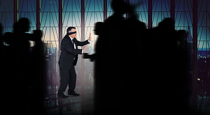 포토 JPG 해외이미지 백인 직업 남자 실루엣 중년 50대 우산 비즈니스 창문 그림자 정장 성인 두명 건물 컴퓨터그래픽 30대 도시풍경 사무실 걷기 디지털 고층빌딩 어둠 방 도시 직장인 비즈니스맨 비즈니스우먼 저녁 동료 스카이라인 시각장애인 해외202004 약함 해외포토 서양인 건축물 옷 여자 컨셉 관계 모션 촬영기법 사람 풍경 빌딩 그래픽 장년 야간 장애인 파일형식