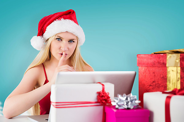 포토 JPG 해외이미지 백인 긴머리 응시 여자 행복 크리스마스 산타모자 손가락 선물 한명 사람 성인 10대 파란색 노트북 쇼핑 상자 금발 크리스마스트리 디지털 축제 축하 소프트포커스 온라인쇼핑 비네팅 전자상거래 스타일 성인여자한명만 해외202004 해외포토 서양인 모자_잡화 1 헤어스타일 손 시선 기념일 감정 컬러 컨셉 청소년 촬영기법 전자제품 온라인 여자한명만 성인여자만 파일형식