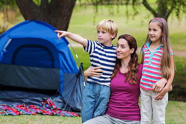 포토 JPG 해외이미지 나무 백인 라이프스타일 여자 남자 딸 행복 아들 어린이 가족 자연 엄마 휴가 함께함 텐트 사랑 앉기 소년 잔디 성인 야외 세명 초록색 30대 봄 캠핑 시골 캠핑장 해외202004 해외포토 서양인 식물 계절 감정 컬러 컨셉 관계 모션 레저 캠핑도구 사람 생활 장년 생태계 파일형식