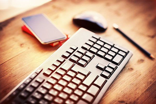 포토 JPG 해외이미지 직업 라이프스타일 교육 컨셉 인터넷 비즈니스 통신 탁자 모바일 주택 직장 사람없음 목재 스마트폰 핸드폰 스터디 컴퓨터 사무실 연필 쪽지 공책 장비 키보드 업무 작업 작업실 소프트포커스 무선전화기 전화기 스마트 책상 오브젝트 그림 키패드 공급 해외202004 해외포토 나무 가구 회사 재료 문구용품 학용품 촬영기법 건물 생활 전자제품 스마트기기 학습 필기구 파일형식