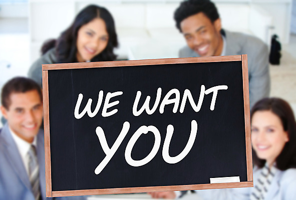 포토 JPG 해외이미지 백인 응시 여자 남자 여러명 상반신 20대 앞모습 옆모습 칠판 직장인 비즈니스맨 비즈니스우먼 메시지 분필 모집 고용 채용 성인만 해외202004 해외포토 서양인 직업 시선 뷰포인트 다수 비즈니스 사람 청년 구직 초크 파일형식