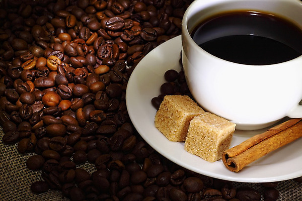 포토 JPG 해외이미지 접시 커피 음료 음식 탁자 따뜻함 사람없음 컵 갈색 검은색 거품 카페 머그컵 흰색 뜨거움 낟알 컵받침 카푸치노 에스프레소 모카 카페인 해외202004 해외포토 식기 컬러 가구 상점 받침대 파일형식