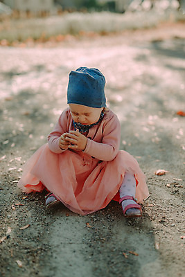 포토 JPG 해외이미지 백인 모자 계절 공원 행복 어린이 잎 오렌지 자연 놀이 한명 미소 사람 야외 빨간색 컬러풀 노란색 유행 맑음 재킷 기쁨 가을 아기 황금 숲 작음 9월 10월 내추럴 걸음마 스타일 해외202004 해외포토 서양인 식물 1 잡화 공공시설 감정 컬러 과일 모션 날씨 표정 외투 날짜 크기 생태계 파일형식
