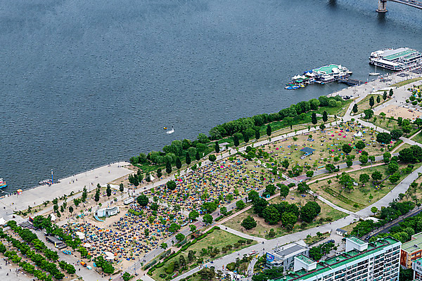 포토 JPG 주간 나무 공원 서울 한국 풍경 사람없음 야외 도시풍경 도시 한강 국내여행 여의도 여의도공원 한강시민공원 전경 국내포토 자연요소 식물 공공시설 아시아 여행 랜드마크 파일형식 탑뷰