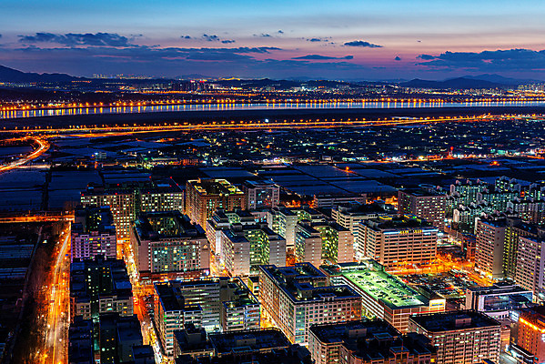 포토 JPG 구름 도로 야경 하늘 한국 사람없음 야외 건물 빛 도시풍경 도시 배고픔 경기도 국내여행 신도시 일산 전경 국내포토 자연요소 건축물 아시아 길 여행 교통시설 풍경 야간 파일형식 탑뷰 풍경_경치