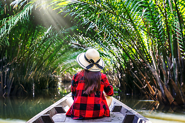 포토 JPG 해외이미지 나무 식물 공원 아시아 길 여행 백그라운드 잎 패턴 태국 자연 하늘 추상 손바닥 한명 풍경 야외 목재 초록색 물 여름 파란색 빛 강 여행객 환경 정원 흰색 나뭇가지 보트 터널 숲 질감 운하 내추럴 깊이 해외202004 해외포토 자연요소 1 손 계절 공공시설 나라 컬러 무늬 배_교통 재료 사람 생태계 파일형식
