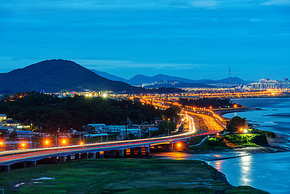 포토 JPG 야경 하늘 한국 사람없음 야외 도시풍경 도시 국내여행 궤적 파주 전경 자유로 국내포토 아시아 여행 풍경 야간 경기도 파일형식 탑뷰 고속화도로 풍경_경치