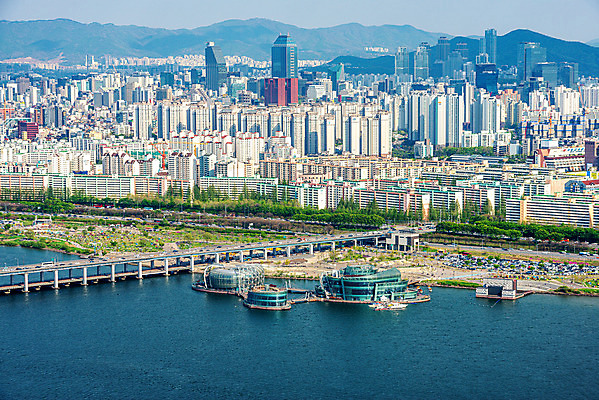 포토 JPG 주간 아파트 서울 한국 풍경 빌딩 사람없음 야외 건물 도시풍경 도시 한강 국내여행 반포대교 세빛섬 전경 국내포토 자연요소 건축물 아시아 섬 여행 주택 다리_건축물 랜드마크 파일형식 탑뷰