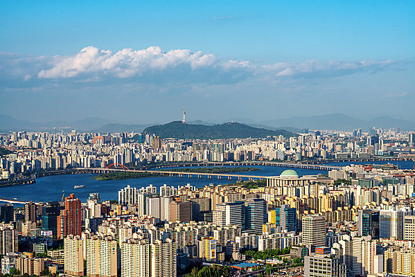포토 JPG 주간 구름 하늘 서울 한국 풍경 빌딩 사람없음 야외 건물 도시풍경 도시 한강 국내여행 서강대교 여의도 노들섬 전경 국내포토 자연요소 건축물 아시아 여행 다리_건축물 랜드마크 용산 파일형식 탑뷰