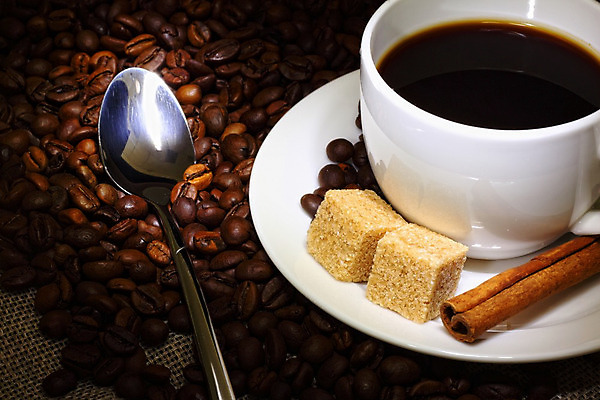 포토 JPG 해외이미지 접시 커피 음료 음식 탁자 따뜻함 사람없음 컵 갈색 검은색 거품 카페 머그컵 흰색 뜨거움 낟알 컵받침 카푸치노 에스프레소 모카 카페인 해외202004 해외포토 식기 컬러 가구 상점 받침대 파일형식