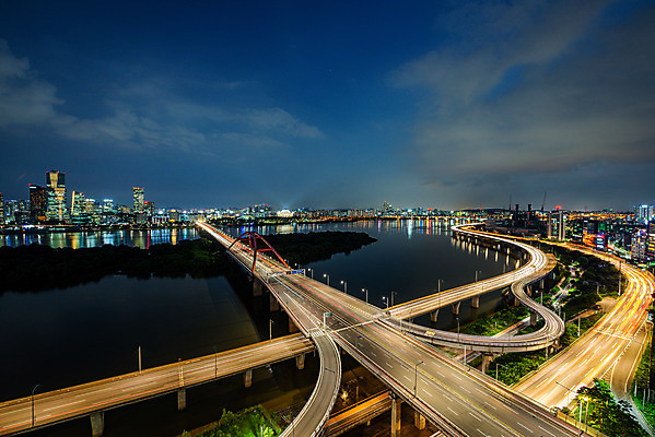 포토 JPG 야경 하늘 서울 한국 빌딩 사람없음 야외 도시풍경 도시 국내여행 궤적 밤섬 서강대교 여의도 한강다리 가교 전경 국내포토 건축물 아시아 섬 여행 풍경 건물 다리_건축물 야간 한강 파일형식 탑뷰 풍경_경치