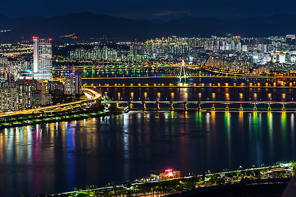 포토 JPG 야경 서울 한국 빌딩 사람없음 야외 빛 도시풍경 도시 한강 국내여행 올림픽대로 전경 국내포토 아시아 여행 풍경 건물 다리_건축물 야간 랜드마크 파일형식 탑뷰 풍경_경치