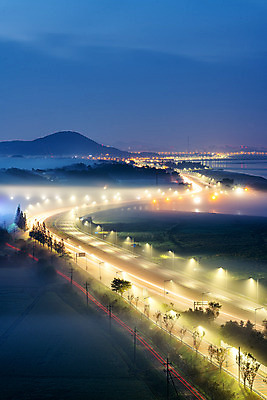 포토 JPG 야경 한국 사람없음 야외 도시풍경 안개 도시 경기도 운해 국내여행 궤적 파주 전경 자유로 국내포토 아시아 여행 날씨 풍경 야간 파일형식 탑뷰 고속화도로 구름_자연 풍경_경치