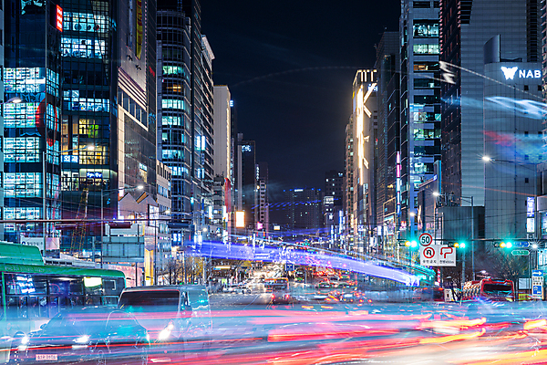 포토 JPG 도로 야경 서울 한국 사람없음 야외 건물 도시풍경 도시 도심 국내여행 궤적 전경 국내포토 건축물 아시아 길 여행 교통시설 풍경 야간 파일형식 탑뷰 풍경_경치