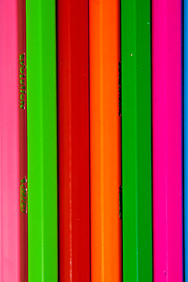 포토 JPG 해외이미지 분홍색 백그라운드 색연필 미술 사람없음 목재 빨간색 초록색 파란색 컬러풀 갈색 노란색 보라색 오브젝트 날카로움 스펙트럼 해외202004 해외포토 나무 컬러 재료 문화예술 학용품 파일형식