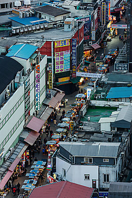포토 JPG 주간 한국 풍경 사람없음 야외 도시풍경 도시 시장 국내여행 남대문시장 중구 전경 국내포토 자연요소 아시아 여행 서울 파일형식 탑뷰