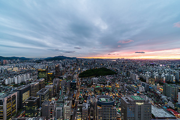 포토 JPG 구름 야경 하늘 서울 한국 사람없음 야외 건물 도시풍경 도시 빌딩숲 국내여행 전경 국내포토 자연요소 건축물 아시아 여행 풍경 빌딩 야간 파일형식 탑뷰 풍경_경치