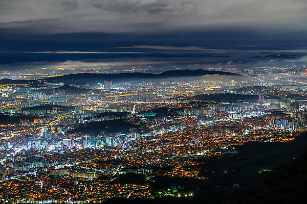 포토 JPG 야경 서울 한국 사람없음 야외 빛 도시풍경 새벽 도시 운해 국내여행 북한산 전경 국내포토 자연요소 아시아 여행 산 풍경 야간 파일형식 탑뷰 고양 구름_자연 풍경_경치