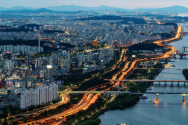 포토 JPG 야경 서울 한국 빌딩 사람없음 야외 건물 도시풍경 도시 국내여행 궤적 올림픽대로 퇴근길 한강다리 한강대교 한강철교 가교 전경 국내포토 건축물 아시아 여행 풍경 다리_건축물 야간 한강 퇴근 파일형식 탑뷰 풍경_경치
