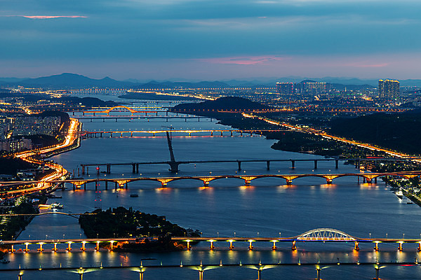 포토 JPG 야경 하늘 서울 한국 빌딩 사람없음 야외 건물 도시풍경 도시 한강 국내여행 한강다리 가교 전경 국내포토 건축물 아시아 여행 풍경 다리_건축물 야간 랜드마크 파일형식 탑뷰 풍경_경치